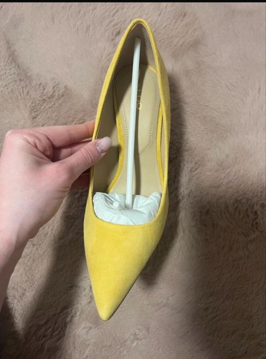 Pantofi Aldo marimea 38 piele intoarsa