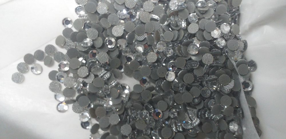 Камъни (кристали) ДМЦ. за декорация за топло лепене