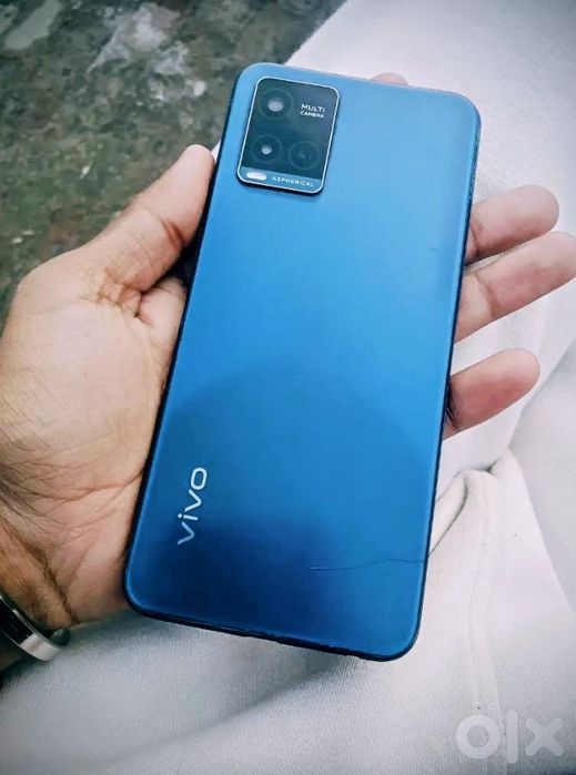 Smartphone-ul Vivo y21s