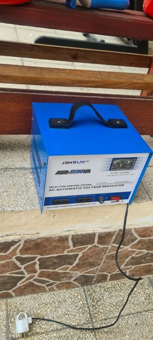 Stabilizator de Tensiune 1500 VA