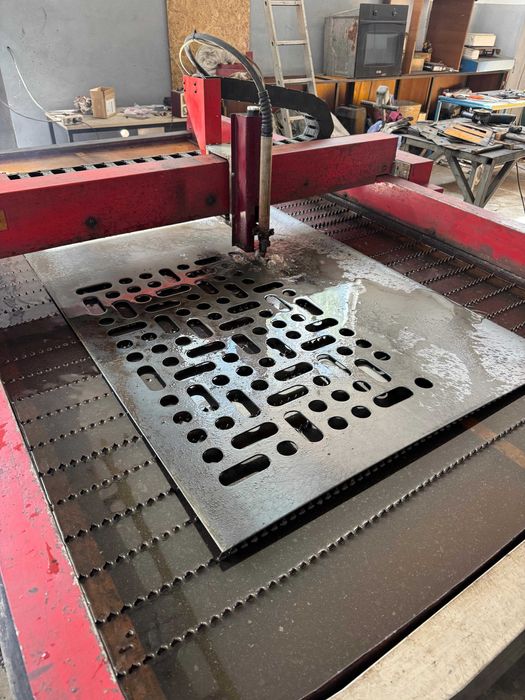 CNC de taiat tabla cu plasma Hypertherm 85A