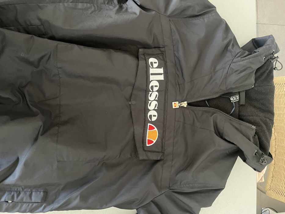 Ellesse яке, М размер