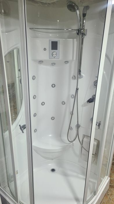 Душевая кабина + сауна + массажный функции
