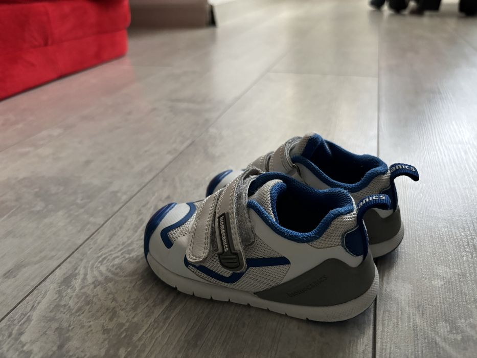 обувки за прохождане Biomecanics