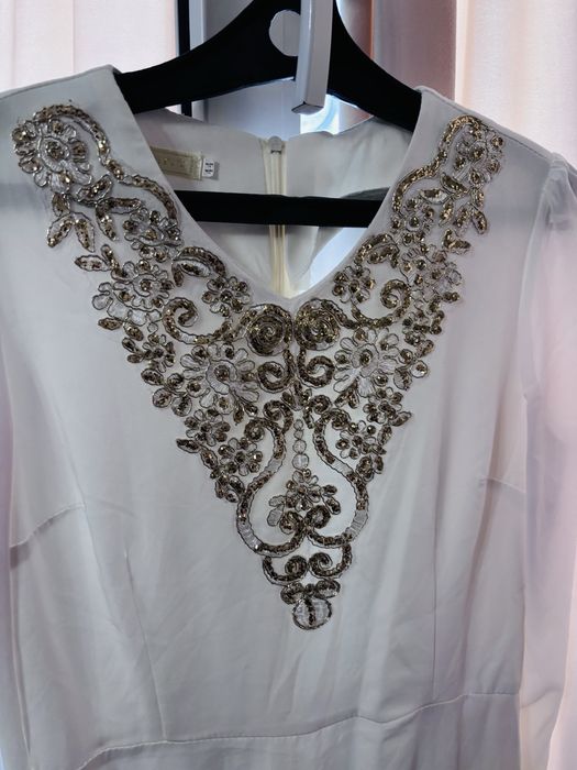 Продаю платья б/у