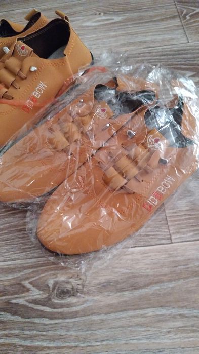 Продам ботинки мужские