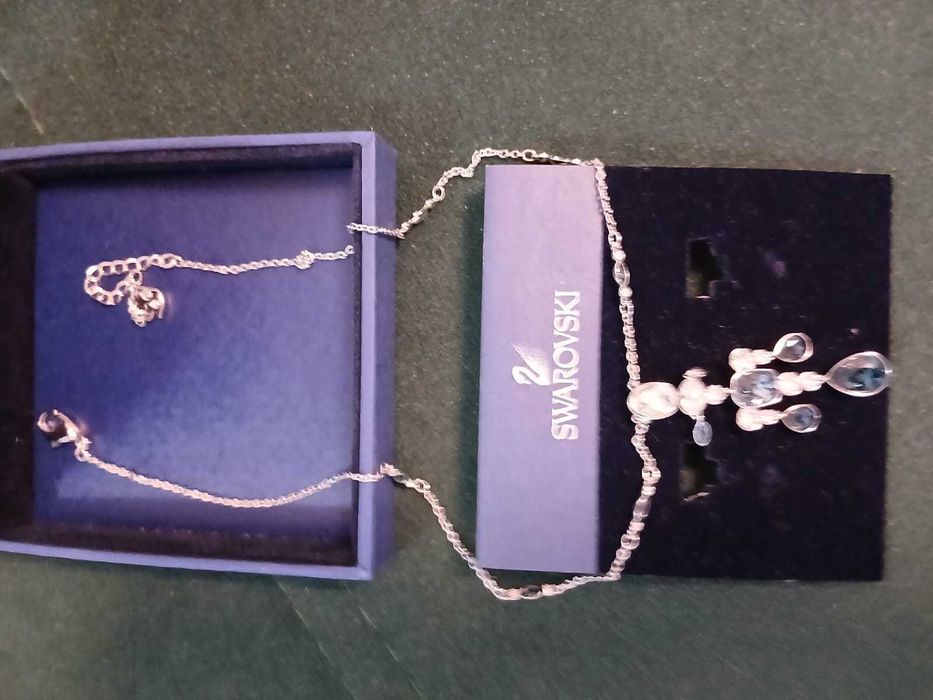 Colier damă cu pietre Swarovski –eleganță pură și strălucire distinctă