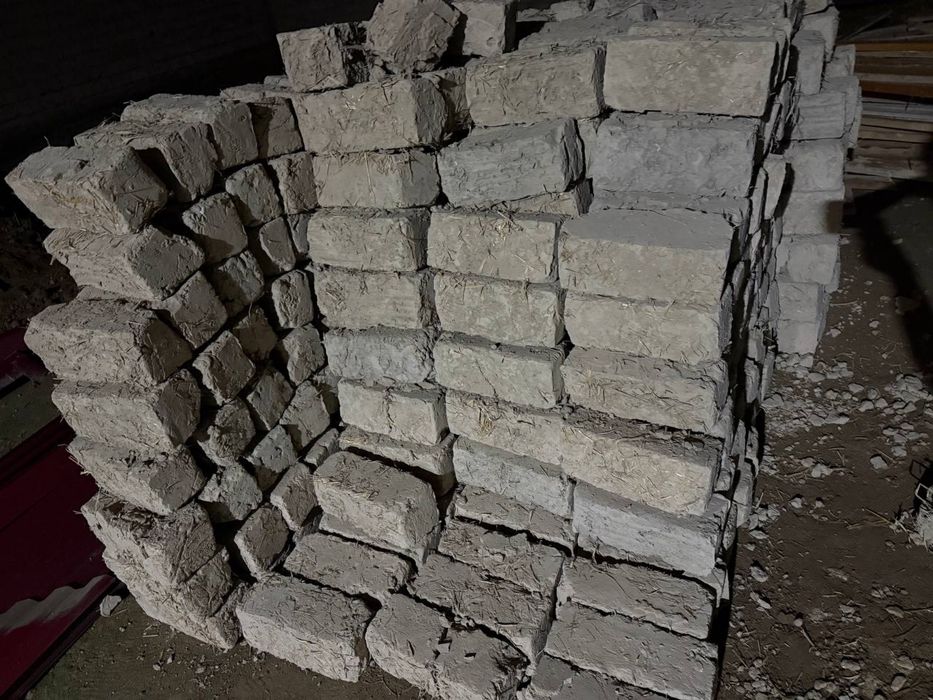 Лой блок сотилади