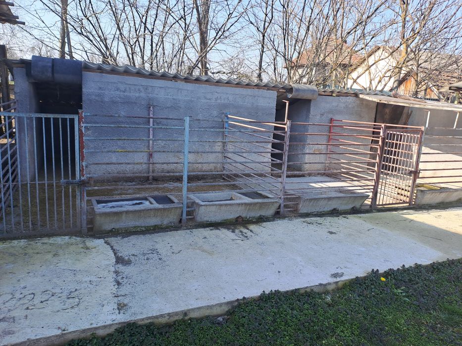 Vând casa in Com.Brestovat