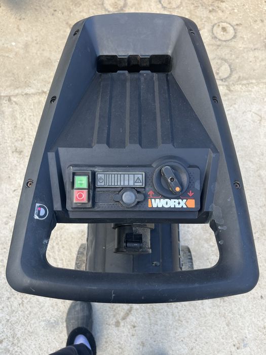 Tocatoare crengi WORX WG401E 2400W