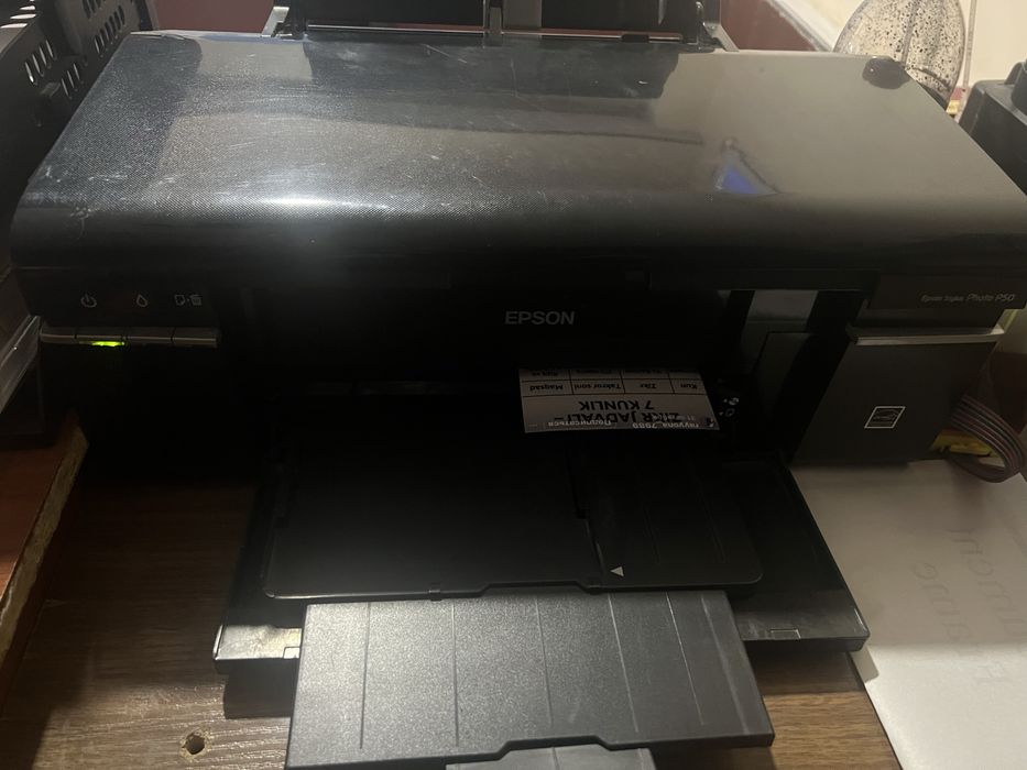 Epson p50 sotiladi srochno lelishilgan narx