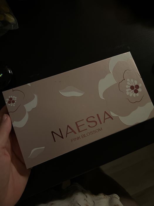 Naesia paleta farduri