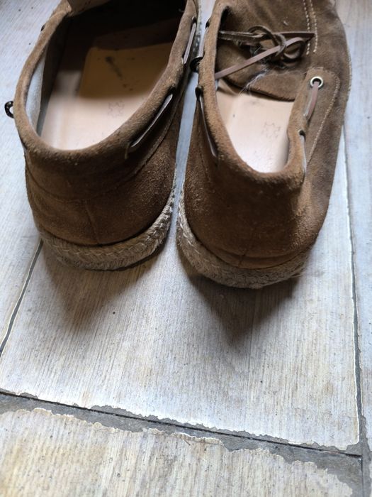 Мъжки обувки три чифта.