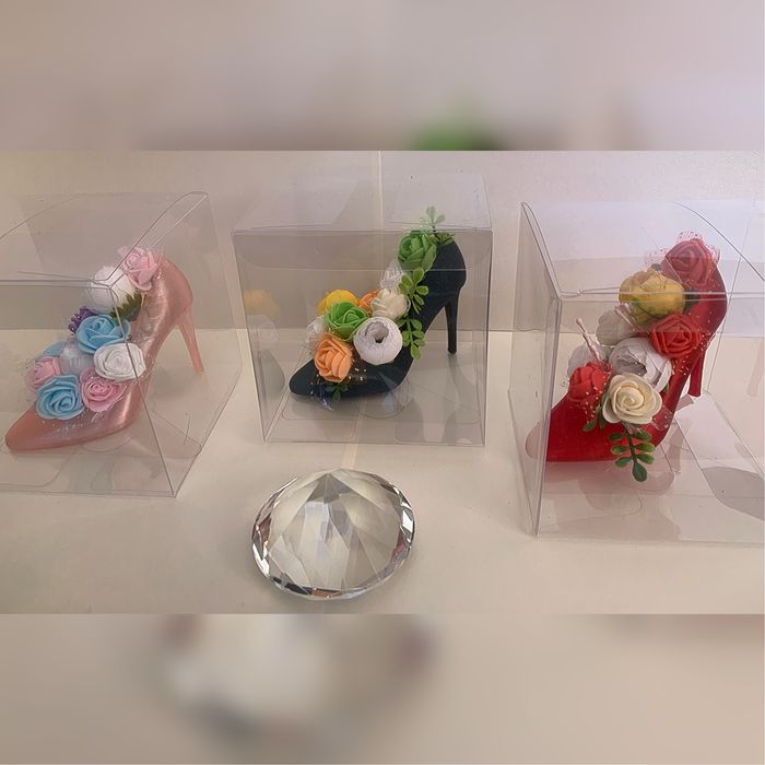 Стилна обувка с цветя