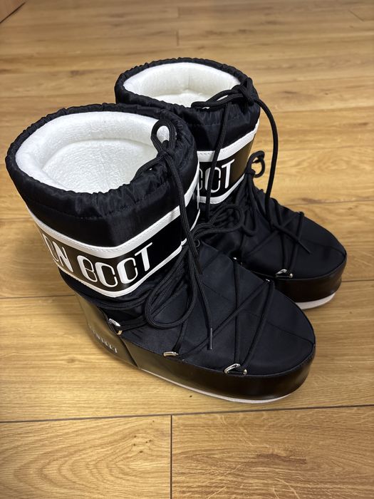 Cizme Moon Boot de iarna