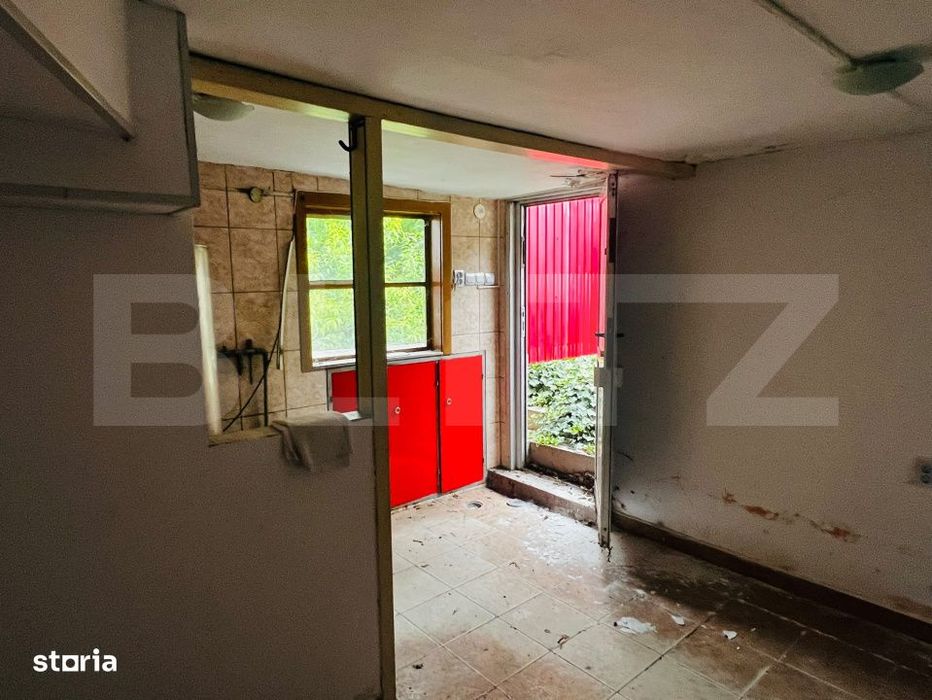 Apartament 2 camere, 74 mp, renovabil, zona Ultracentral