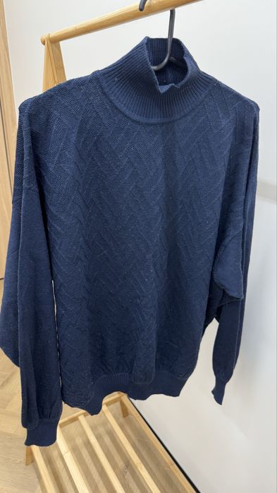 Продам женский свитер