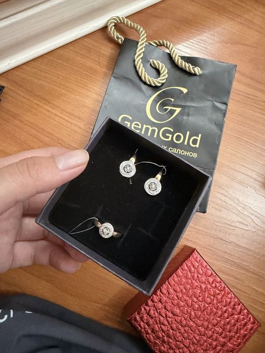 Бриллиант набор от Gemgold.Р -17.5..Вес 7.05гр.