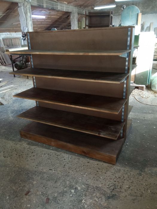 Островен стелаж с подвижна стелажна система