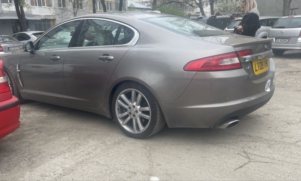 Dezmembrez jaguar XF 306dt (motorul e vandut)