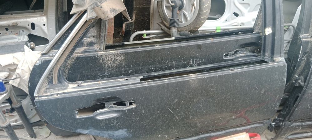 Продам запчасти на мерс