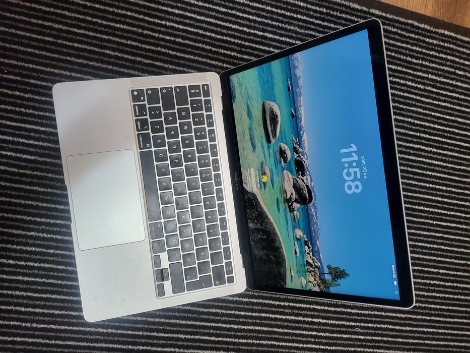 Macbook air m1 13 inch 2020 256 ssd 8 GB ram