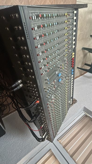 Смесителен Пулт Allen&Heath GL2200