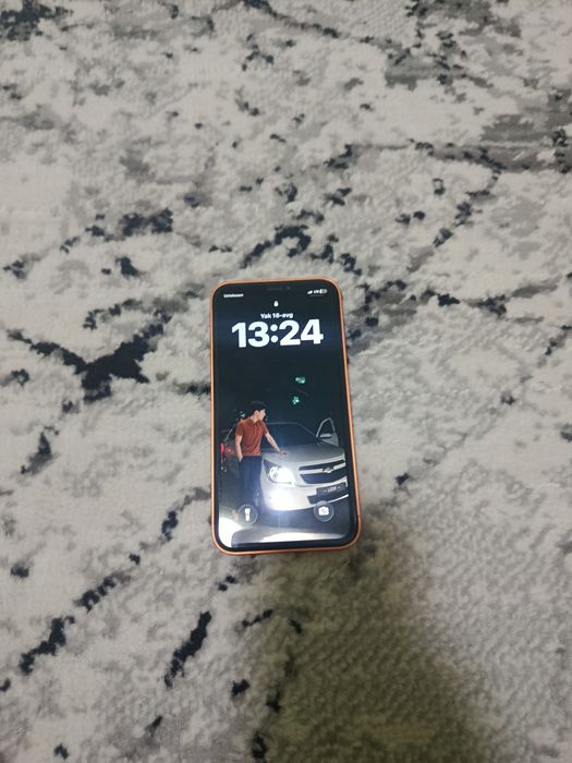 Iphone 11 17pro korpusda xolati zur