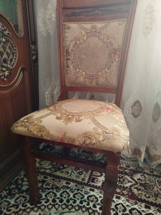 Стол стул сотилади