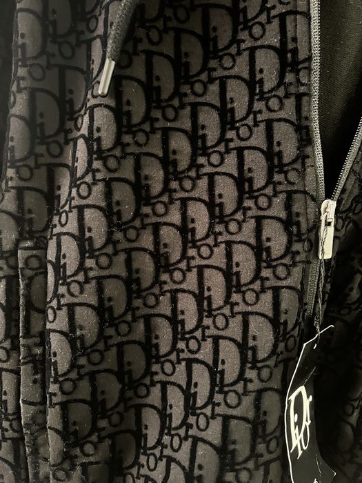 Анцунг бяло черно