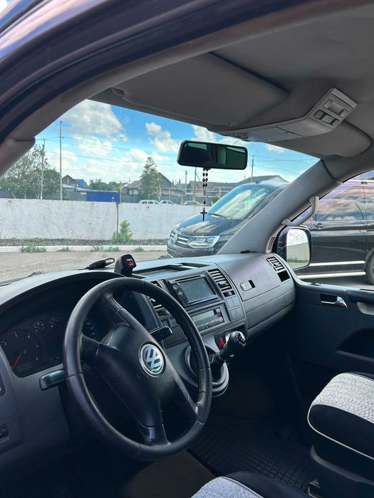 Volkswagen Caravella T5