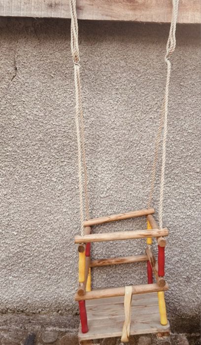 Leagăn din Lemn pentru copii