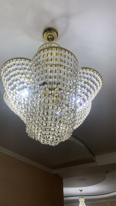 Үйге арналған әдемі люстра