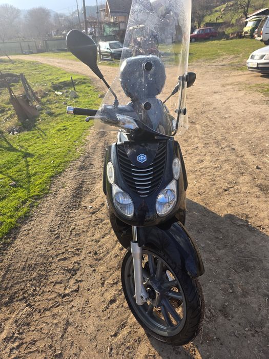 Пиаджо карнаби 200