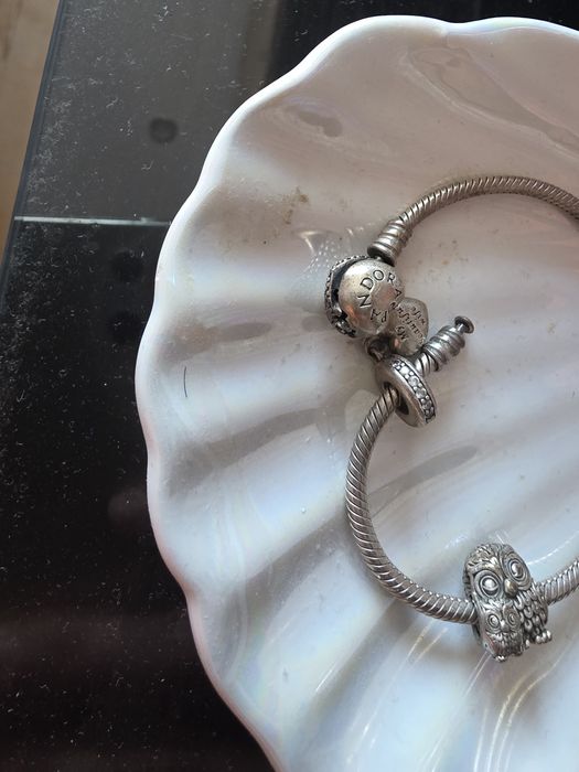 Гривна Пандора с талисмани