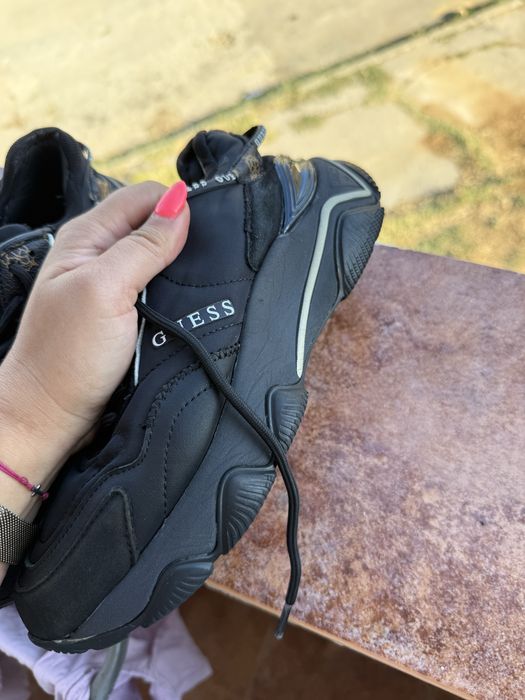 Оригинални маратонки на GUESS