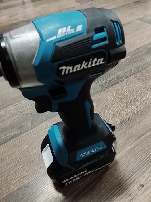 Autofiletanta Makita DTD173 cu baterie NOU