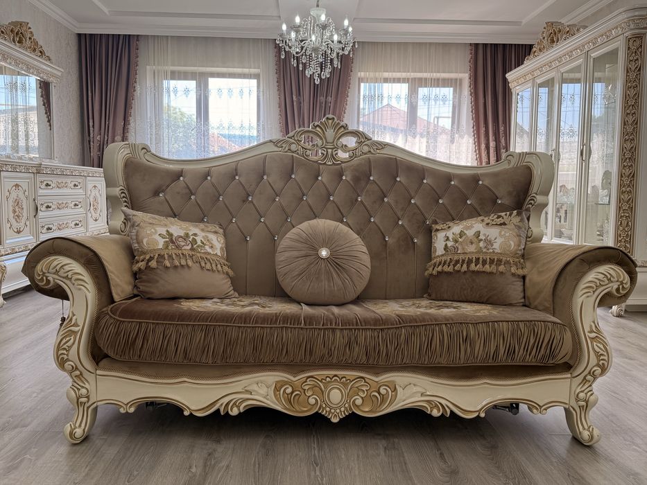Продам Классический диван и 2 кресла