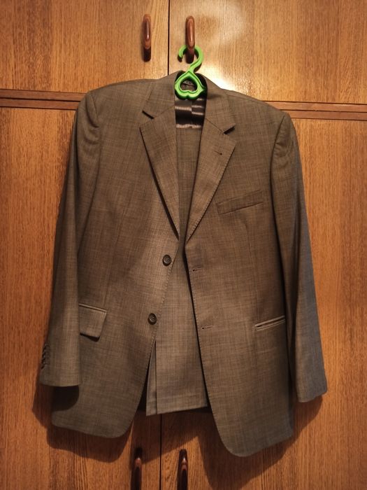 Продаётся мужской костюм французский