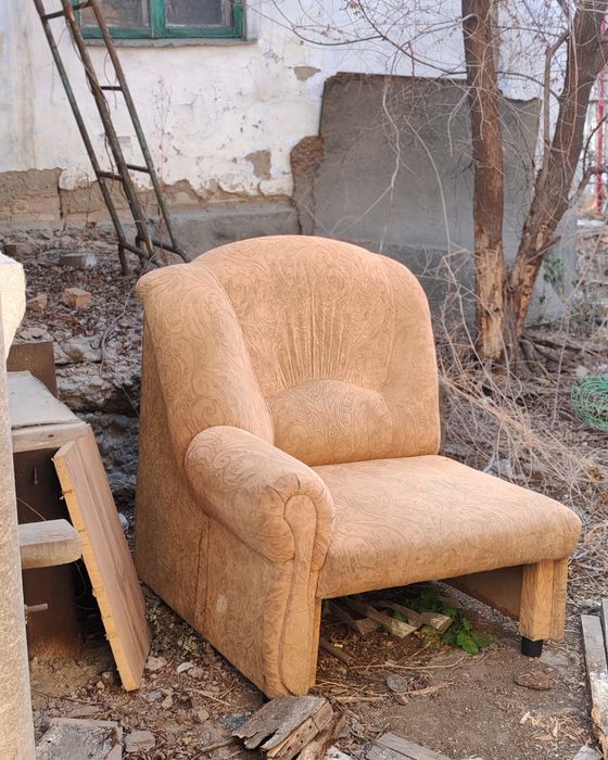 Продам диван и 2 кресла