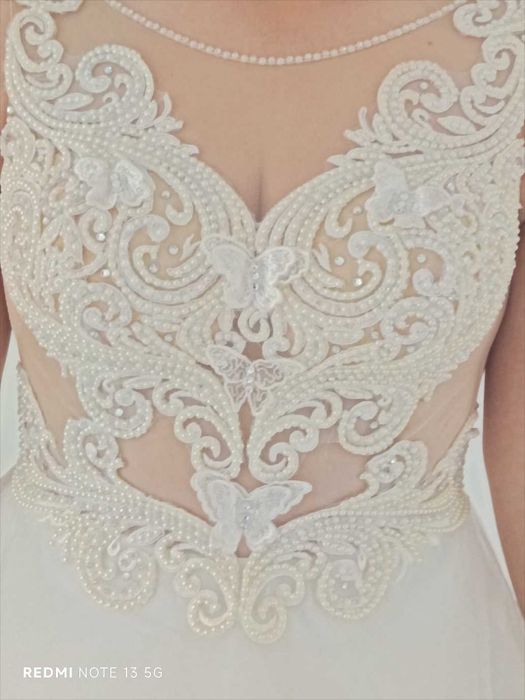 Rochie de mireasa stil prințesă/A-line cu cerc+ Costum Ginerica vișiniu mărimea M.
