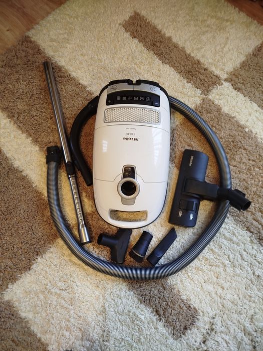 Прахосмукачка Miele s8340