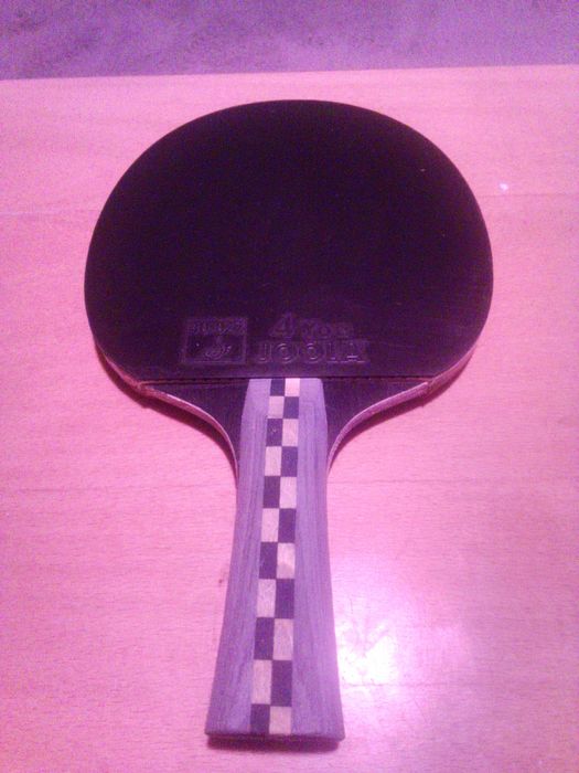Vând paletă de tenis de masă
