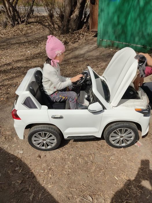 Электромобиль детский