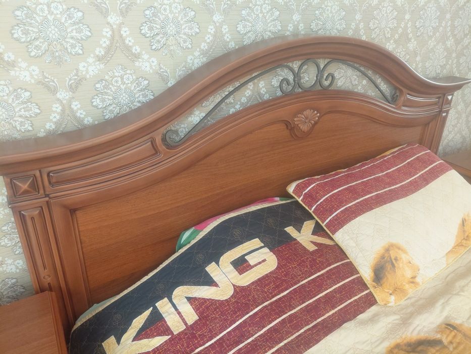 Спальный гарнитур