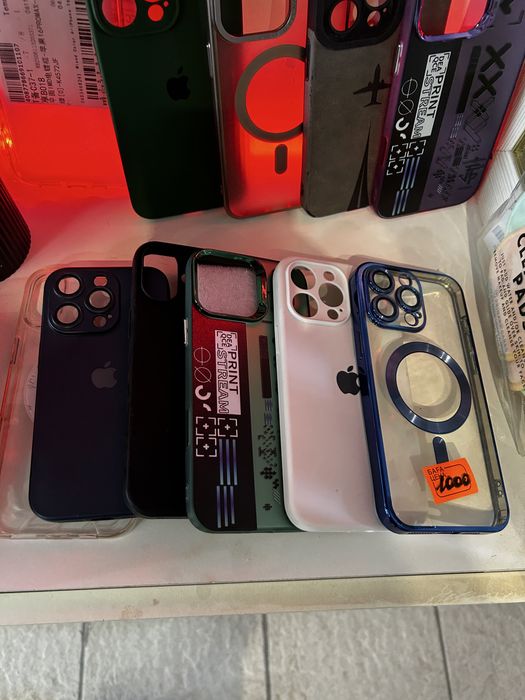 Чехлы на телефон