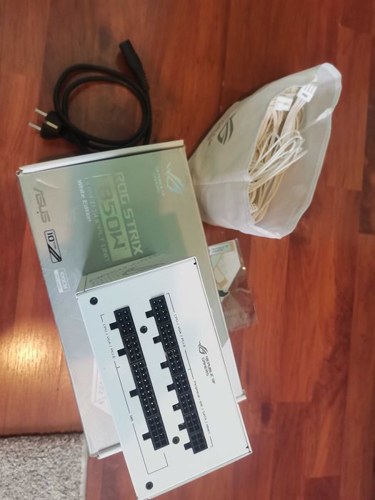 Sursa PC Asus Rog Strix White 850W 80+ Gold Full Modulara