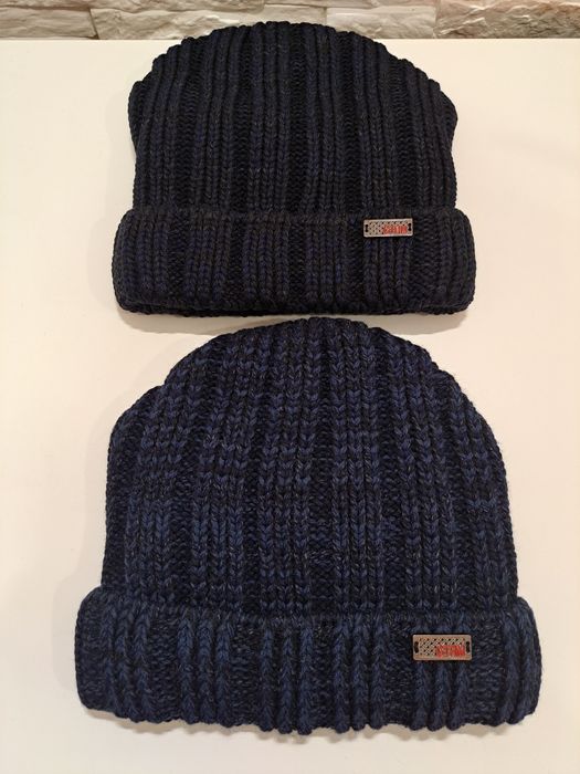 Продадим шапки новые