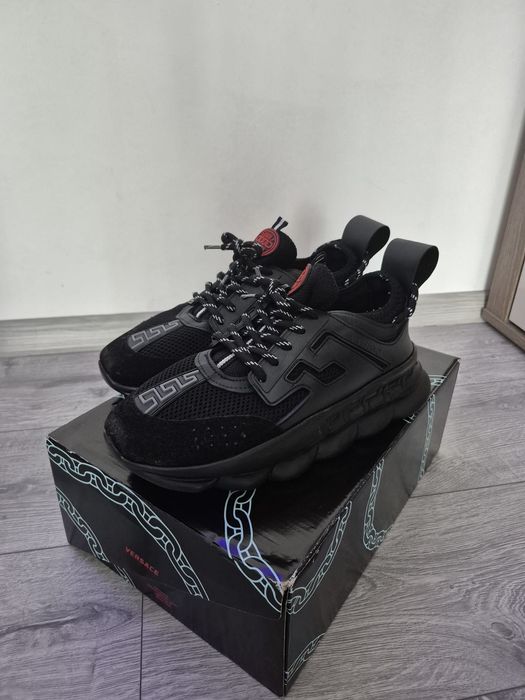 Versace chain reaction