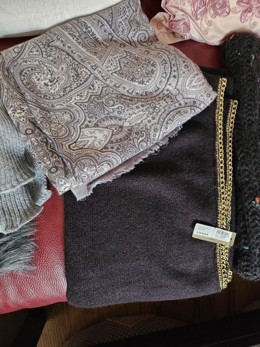 Esarfe si fulare noi